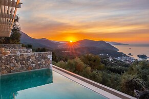 Apolis Villas & Suites
