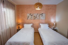 Apolis Villas & Suites