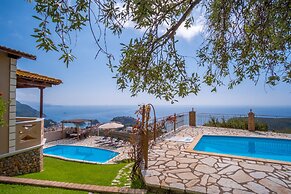 Apolis Villas & Suites