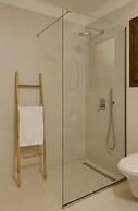 Apolis Villas & Suites