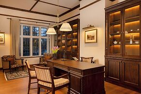 The Hill Club