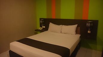 Pose In Hotel Yogyakarta