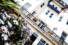 Hotel Riviera