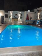 Amon Hotel
