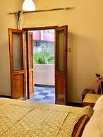 Amon Hotel