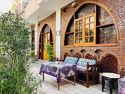 Amon Hotel