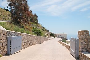 Enastron Suites