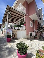Villa Antonis