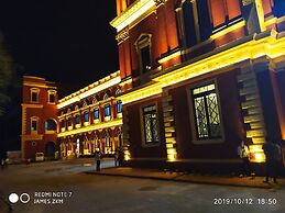 Queen's Park Hotel