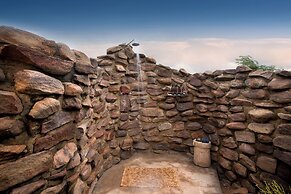 Mhondoro Safari Lodge & Villa