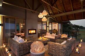 Mhondoro Safari Lodge & Villa
