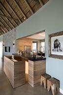 Mhondoro Safari Lodge & Villa