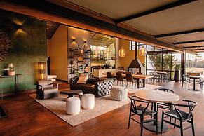 Mhondoro Safari Lodge & Villa
