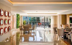 Side Aluna Hotel
