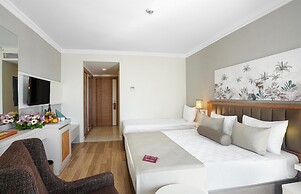 Side Aluna Hotel