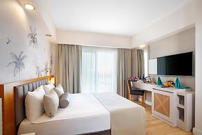 Side Aluna Hotel