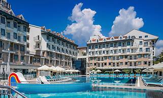 Side Aluna Hotel