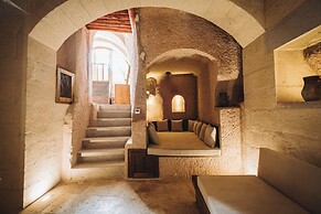 Millstone Cave Suites