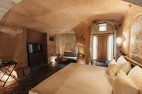 Millstone Cave Suites