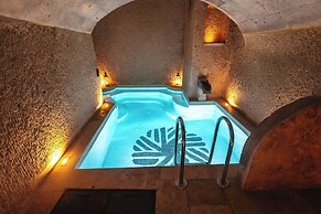 Millstone Cave Suites