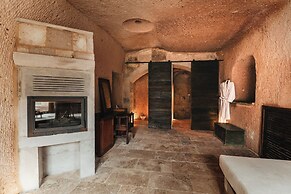 Millstone Cave Suites