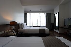 Paseo Premiere Hotel