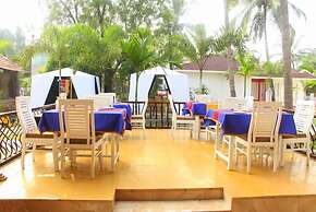Paparazzi Resort