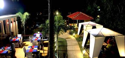 Paparazzi Resort