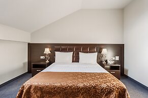 Carat Hotel