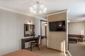 Carat Hotel