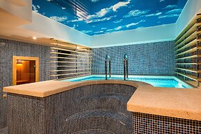 Carat Hotel