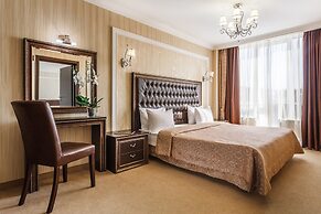 Carat Hotel
