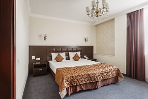 Carat Hotel