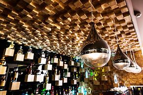 Carat Hotel
