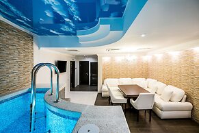 Carat Hotel
