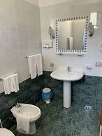 Hotel Miramare Garzia