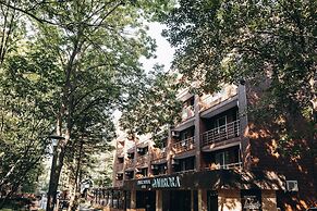 Aurora Park Hotel