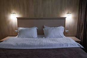 Aurora Park Hotel