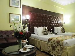 Hotel Ritz Plaza