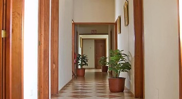 Carey House Hotel