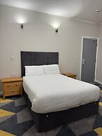 OYO Weaste Hotel