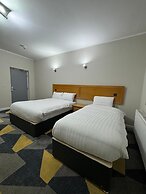 OYO Weaste Hotel
