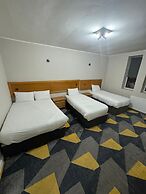 OYO Weaste Hotel