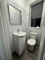 OYO Weaste Hotel
