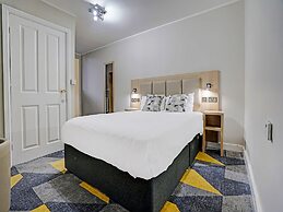 OYO Weaste Hotel