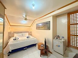 El Galleon Beach Resort Asia Divers