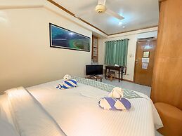 El Galleon Beach Resort Asia Divers