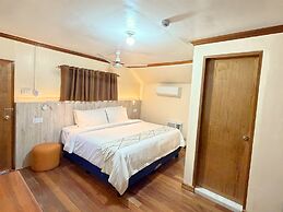 El Galleon Beach Resort Asia Divers