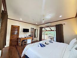El Galleon Beach Resort Asia Divers