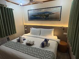 El Galleon Beach Resort Asia Divers